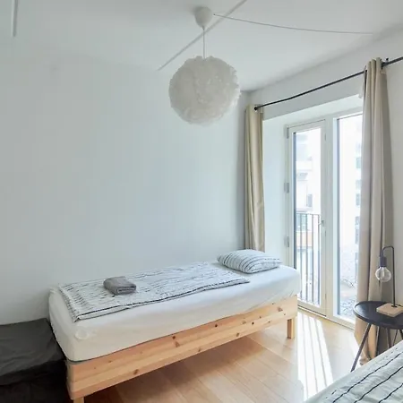 Apartment Modern Family In Local Area *